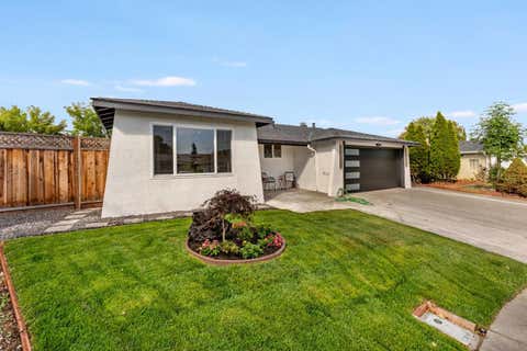 Tiny photo for 34843 Warwick Court, Fremont, CA 94555 (MLS # ML82056732)