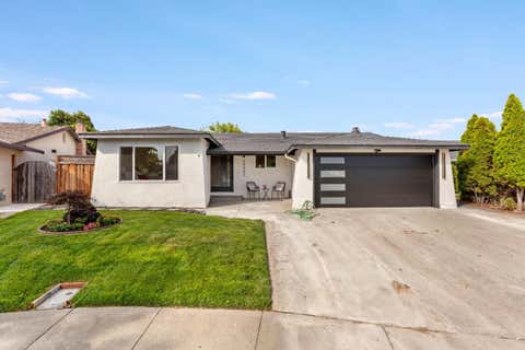 Tiny photo for 34843 Warwick Court, Fremont, CA 94555 (MLS # ML82056732)
