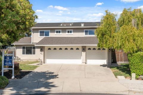 Photo of 201 Bahia Court, SAN JOSE, CA 95119 (MLS # ML82022138)