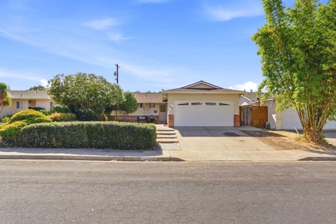 Photo of 1662 Everglades Drive, MILPITAS, CA 95035 (MLS # ML82057697)