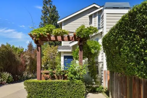 624 Partridge Ave, Menlo Park, CA 94025 - #: ML82041317