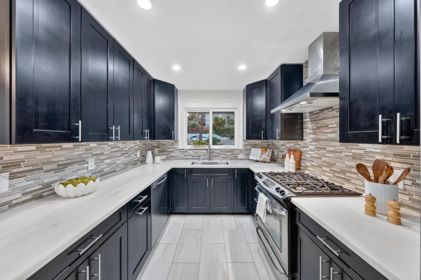 1241 Lerida Way