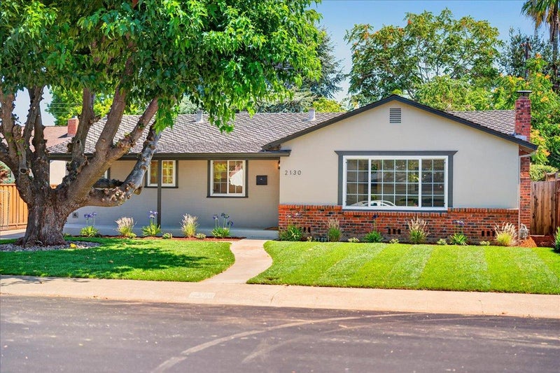 2130 Roenoke Way