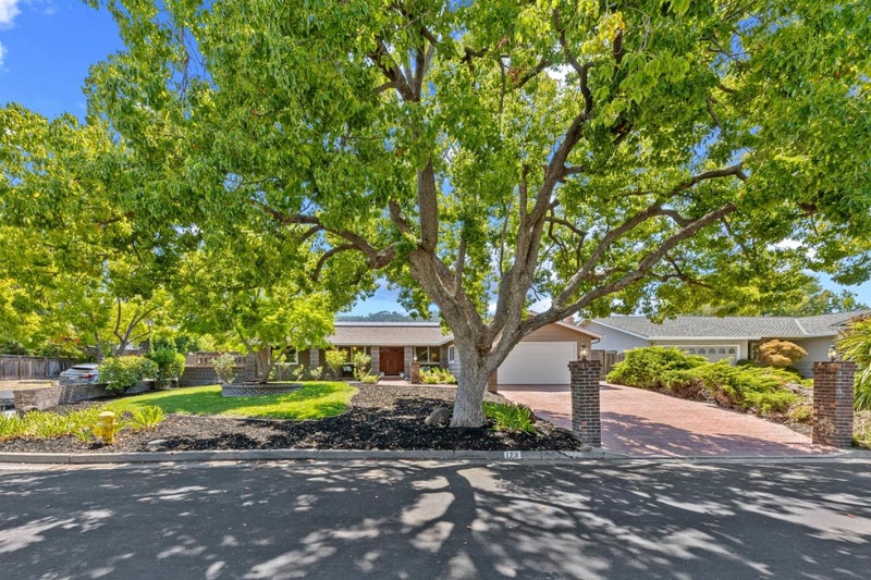 173 Belwood Gateway