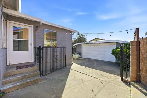 Tiny photo for 33557 3rd Street, UNION CITY, CA 94587 (MLS # ML82028844)