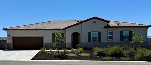 Photo of 208 Luna Way, HOLLISTER, CA 95023 (MLS # ML82026194) Photo of 208 Luna Way, HOLLISTER, CA 95023 (MLS # ML82026194)
