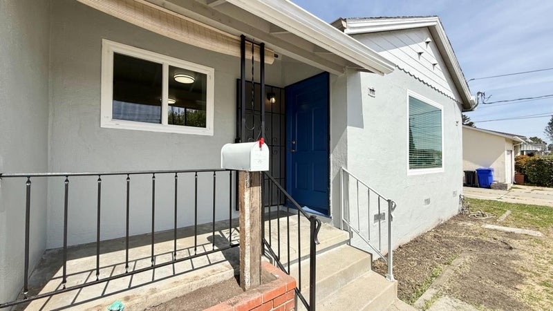 1367 Hubbard Avenue