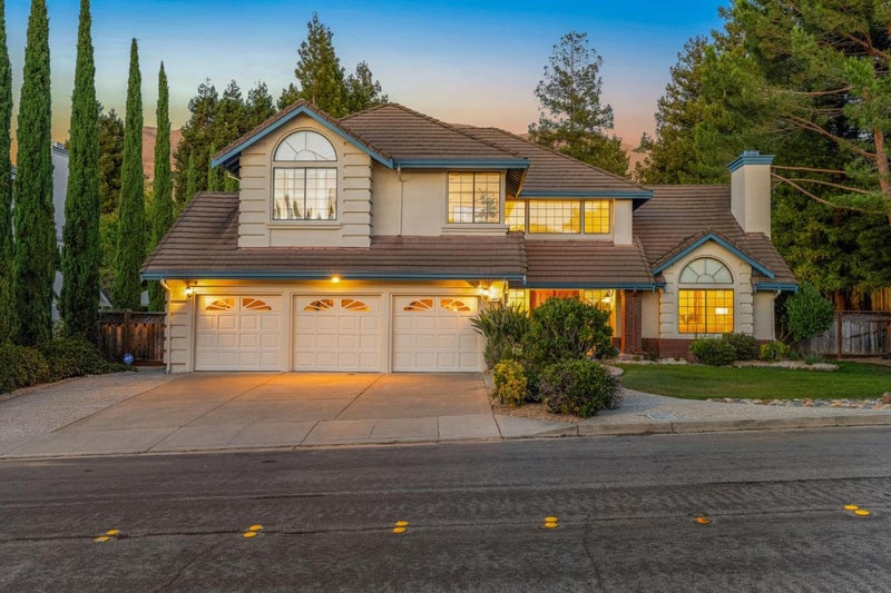 44471 View Point Circle