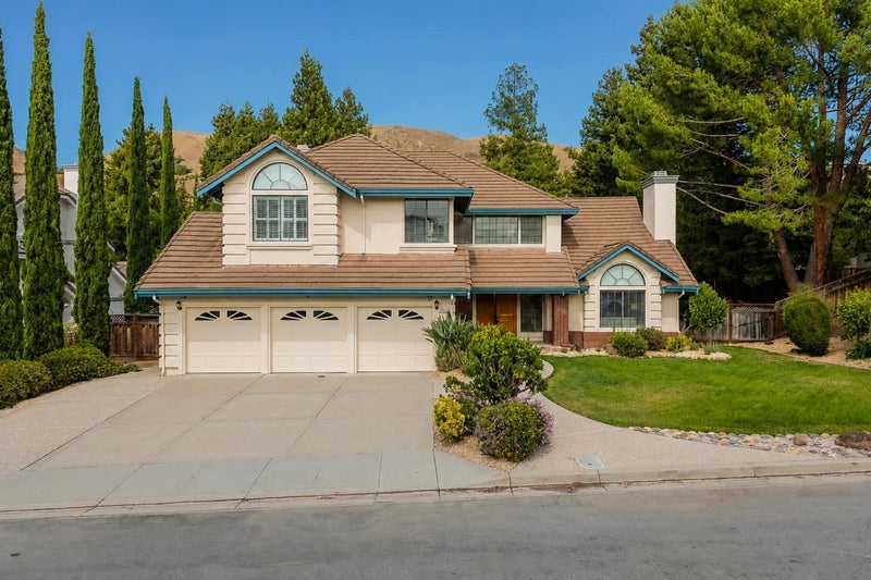 44471 View Point Circle