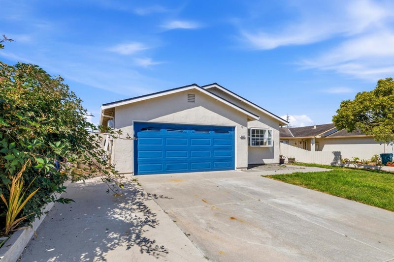9527 Viva Lane