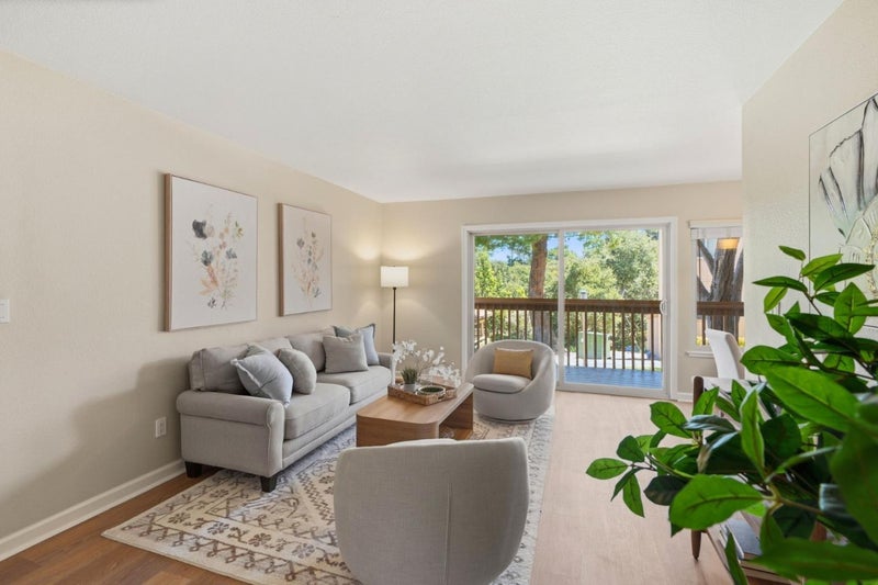 300 Glenwood Circle 186