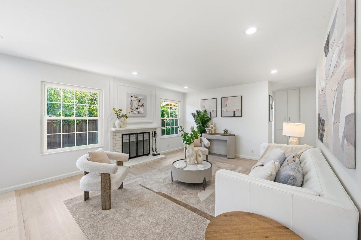2318 Grimsby Court