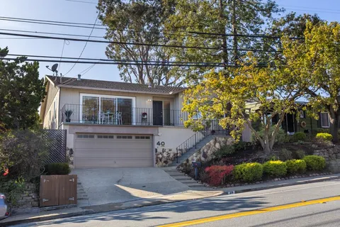 40 Alameda De Las Pulgas, Redwood City, CA 94062 - #: ML82028262