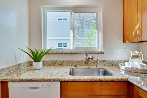 Tiny photo for 447 Oak Avenue, REDWOOD CITY, CA 94061 (MLS # ML82037128)