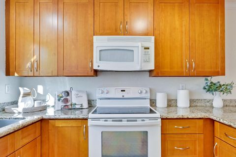 Tiny photo for 447 Oak Avenue, REDWOOD CITY, CA 94061 (MLS # ML82037128)