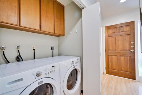 Tiny photo for 447 Oak Avenue, REDWOOD CITY, CA 94061 (MLS # ML82037128)