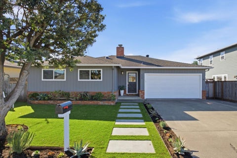 Photo of 464 Spruce Street, Half Moon Bay, CA 94019 (MLS # ML82065027)