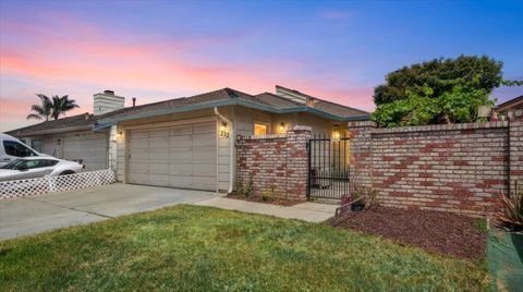 Photo of 232 W Alvin Drive, SALINAS, CA 93906 (MLS # ML82055557)