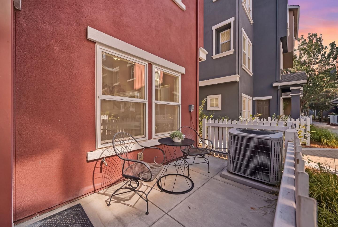 921 Alta Mar Terrace