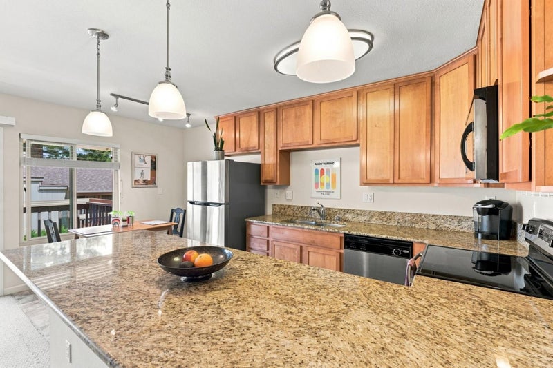 300 Glenwood Circle 258