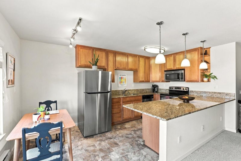 300 Glenwood Circle 258