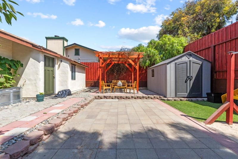 1494 Darwin Street