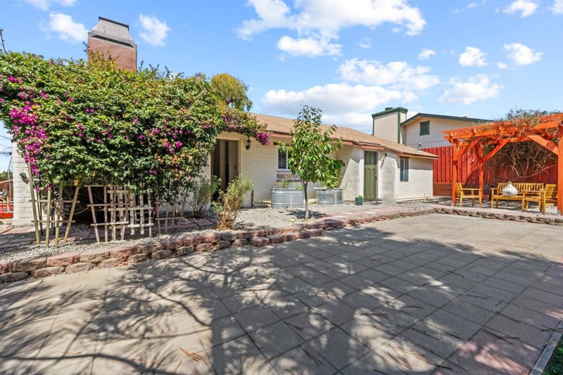 1494 Darwin Street