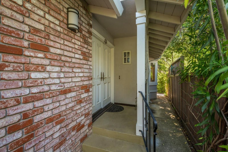 932 Lundy Lane