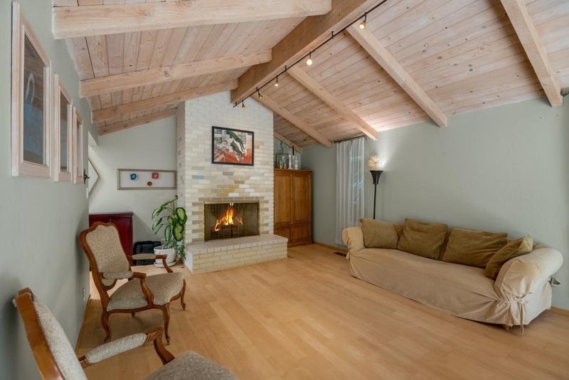 932 Lundy Lane