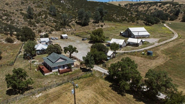 31341 AIRLINE HWY, PAICINES, CA 95043 - Image e33f5f90e7870ef7a6cf7fe0ca792e52/2665178414