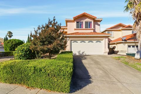 Photo of 3 Live Oak Court, PITTSBURG, CA 94565 (MLS # ML82027098)