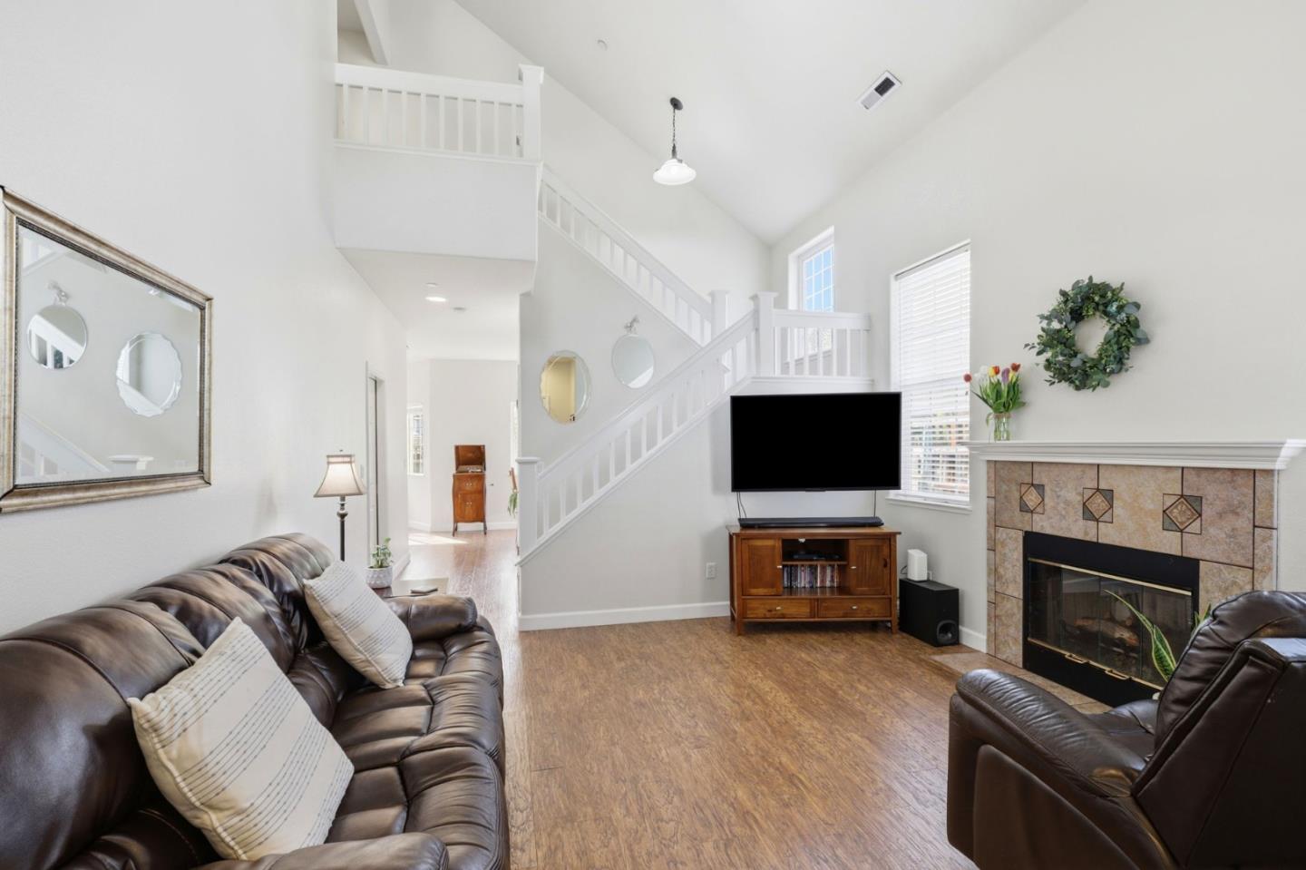 18 Windward Place