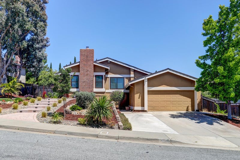 473 Archglen Way