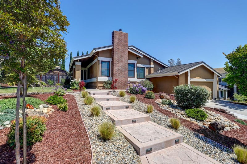 473 Archglen Way