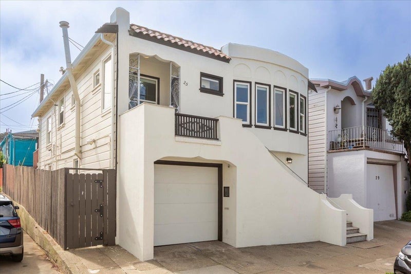 25 Colonial Way