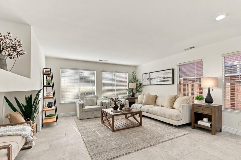 1572 Firestone Loop
