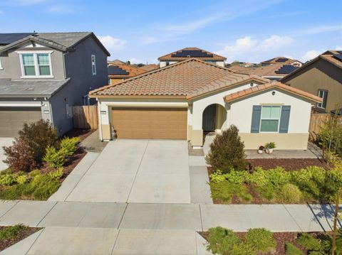 Photo of 667 Pleasant Drive, Lathrop, CA 95330 (MLS # ML82039470)