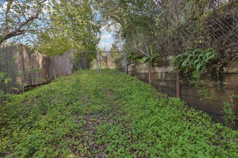 145 Foxwood Road Road