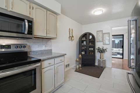 Tiny photo for 1321 Fruitdale Avenue, SAN JOSE, CA 95126 (MLS # ML82019999)