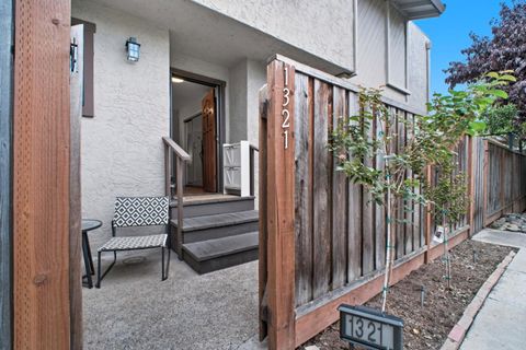 Photo of 1321 Fruitdale Avenue, SAN JOSE, CA 95126 (MLS # ML82019999)