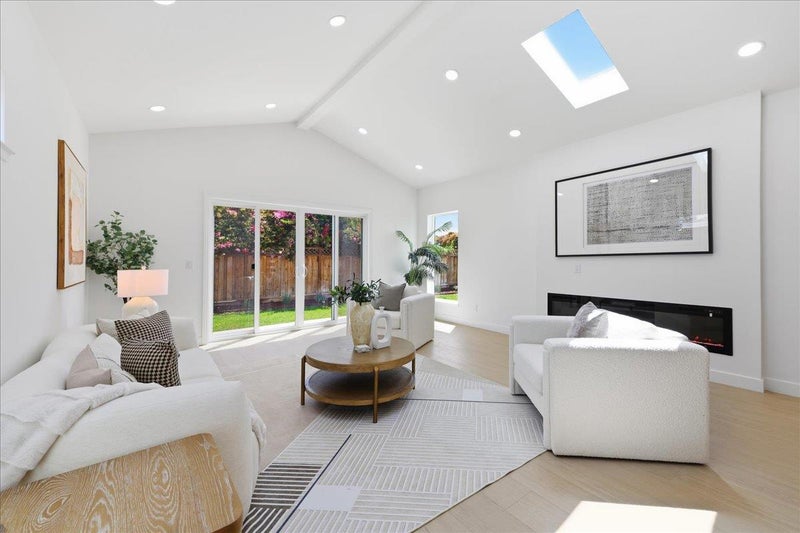 2611 Monticello