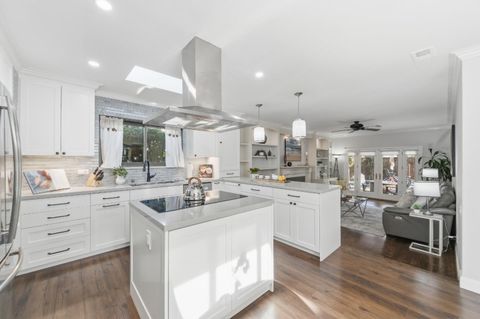 Tiny photo for 247 Pelican Court, Foster City, CA 94404 (MLS # ML82033507)