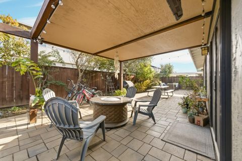 Tiny photo for 247 Pelican Court, Foster City, CA 94404 (MLS # ML82033507)