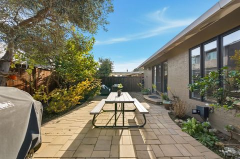 Tiny photo for 247 Pelican Court, Foster City, CA 94404 (MLS # ML82033507)