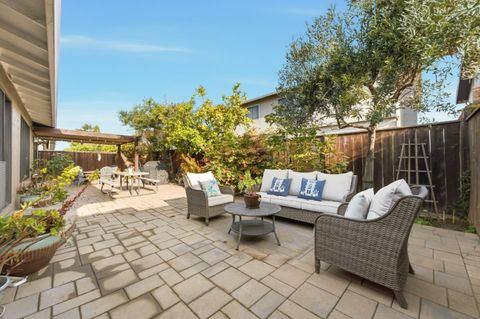 Tiny photo for 247 Pelican Court, Foster City, CA 94404 (MLS # ML82033507)