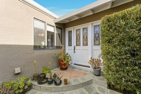 Tiny photo for 247 Pelican Court, Foster City, CA 94404 (MLS # ML82033507)