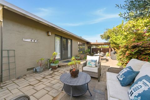 Tiny photo for 247 Pelican Court, Foster City, CA 94404 (MLS # ML82033507)