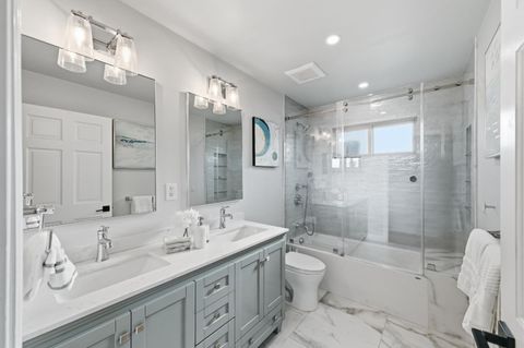 Tiny photo for 247 Pelican Court, Foster City, CA 94404 (MLS # ML82033507)