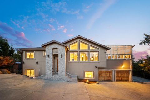 Photo of 841 Bayview Way, REDWOOD CITY, CA 94062 (MLS # ML82023843)