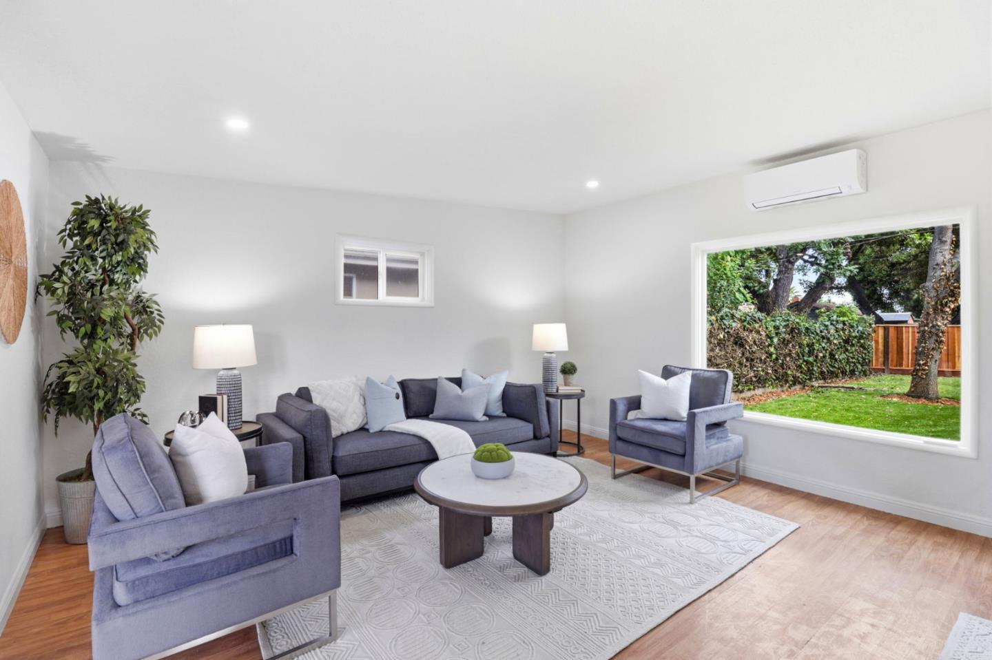 2318 Palo Verde Avenue